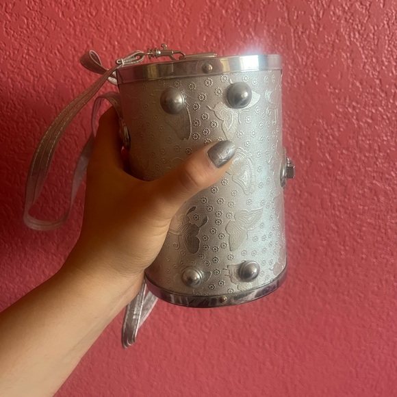 🦋 Silver butterfly shoulder bag - Picture 4 of 8